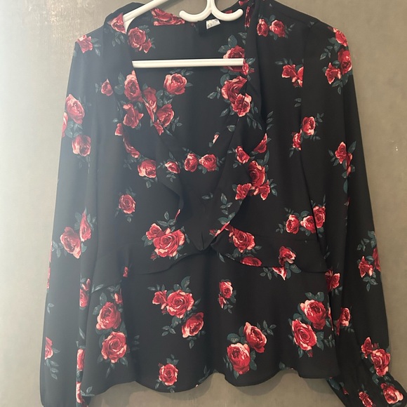 H&M Black Floral Semi Sheer Ruffle Blouse Whimsy  Goth Size 6 - Picture 11 of 12